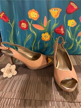 Bandolino Peach Patent Peep-Toe Slingback Heels